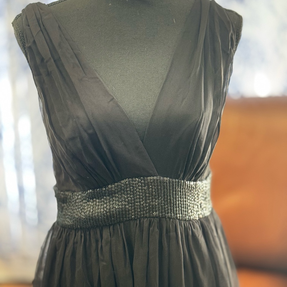 Perfect LBD - Picture 2 of 4